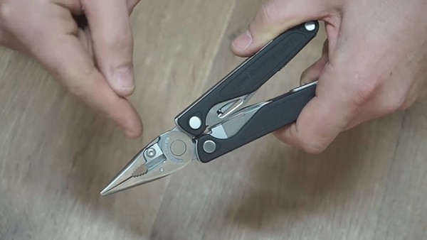 survival multi tool