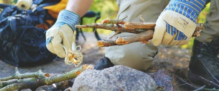 bushcraft making fire